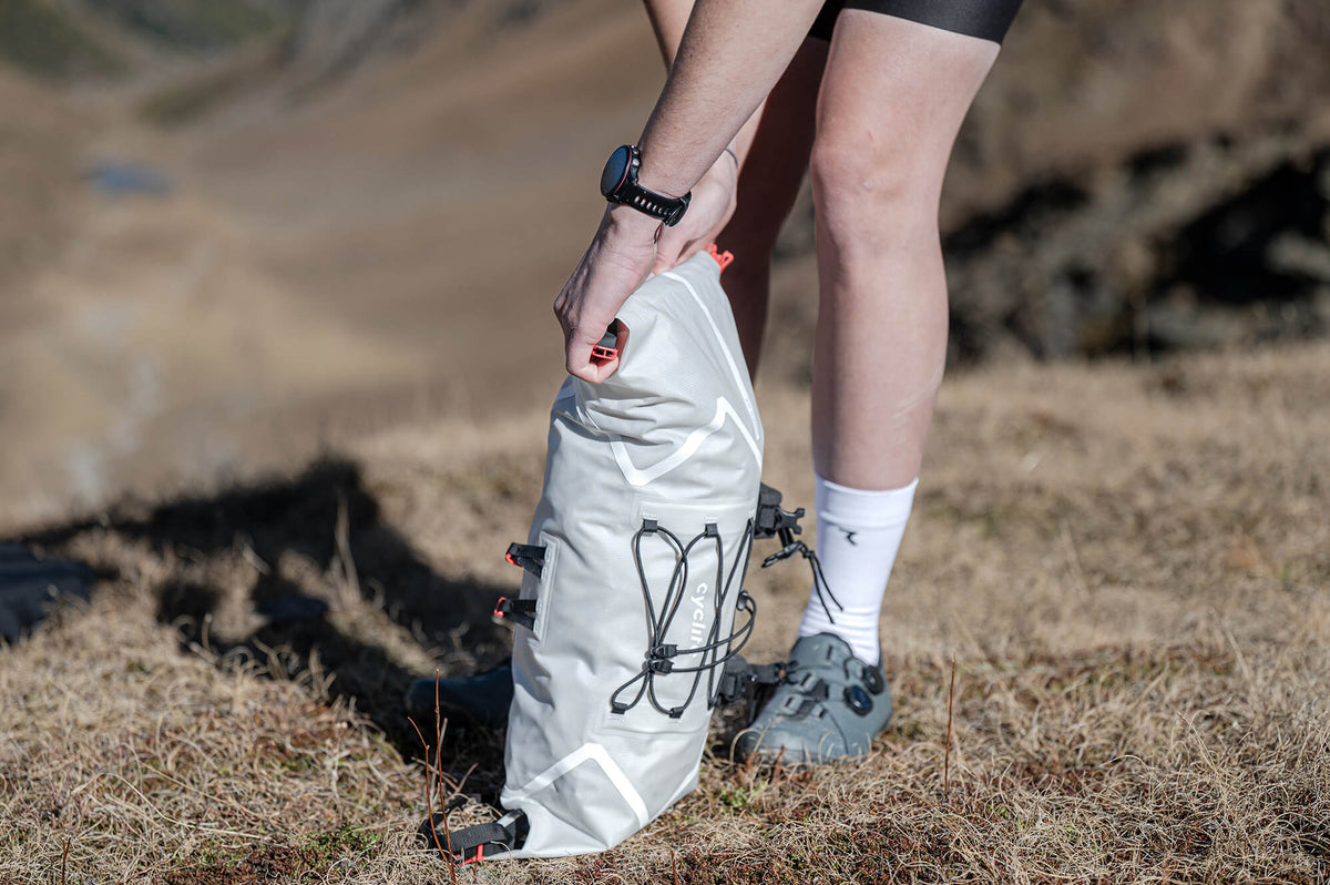 Zwijanie końca Cyclite Handle Bar Roll Bag