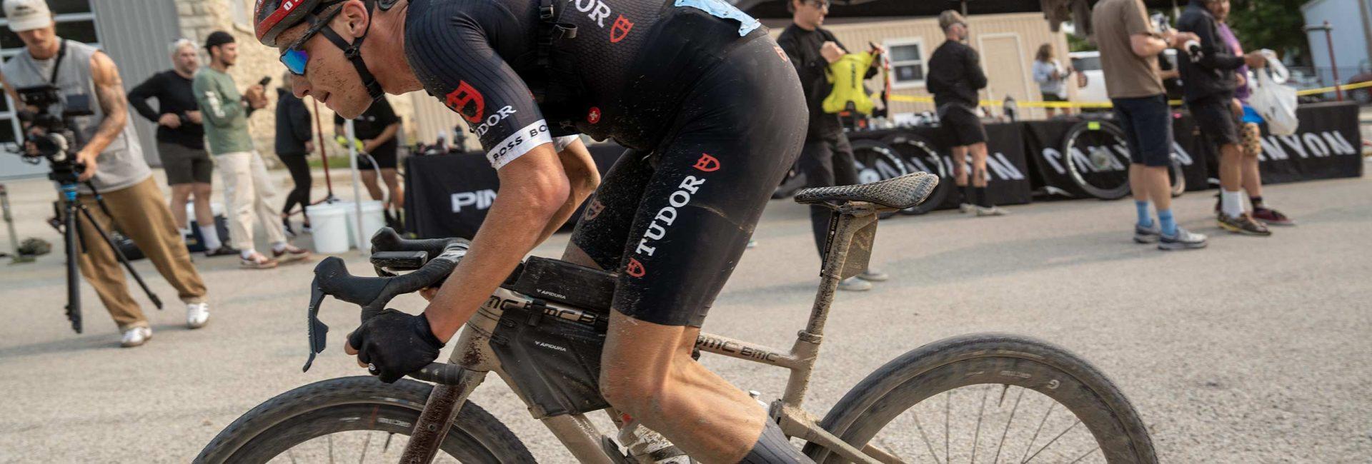 Apidura Aero Bolt-On Top Tube Module - baner