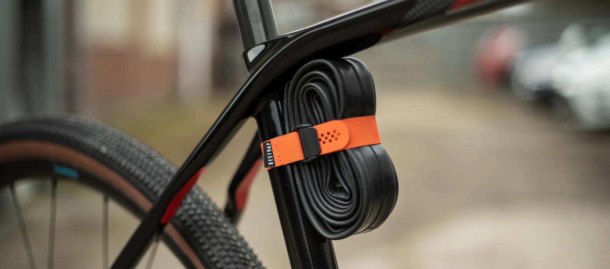 Restrap-Fast-Straps-Lifestyle2_2000x_98f3602f-d00b-415f-acad-3006e26b95e0 - Najs Bike