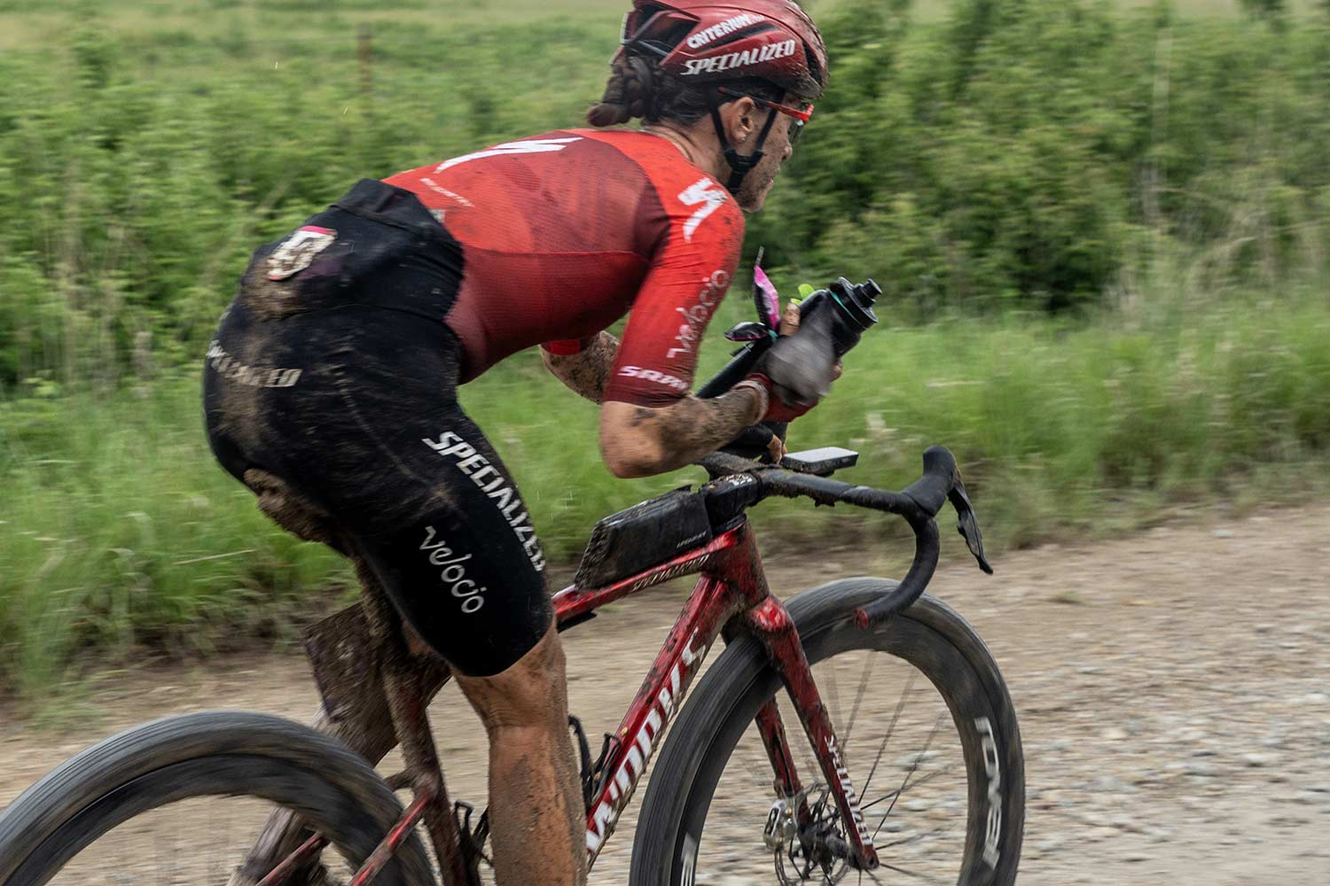 Apidura Aero Bolt-On Top Tube Module — podczas jazdy