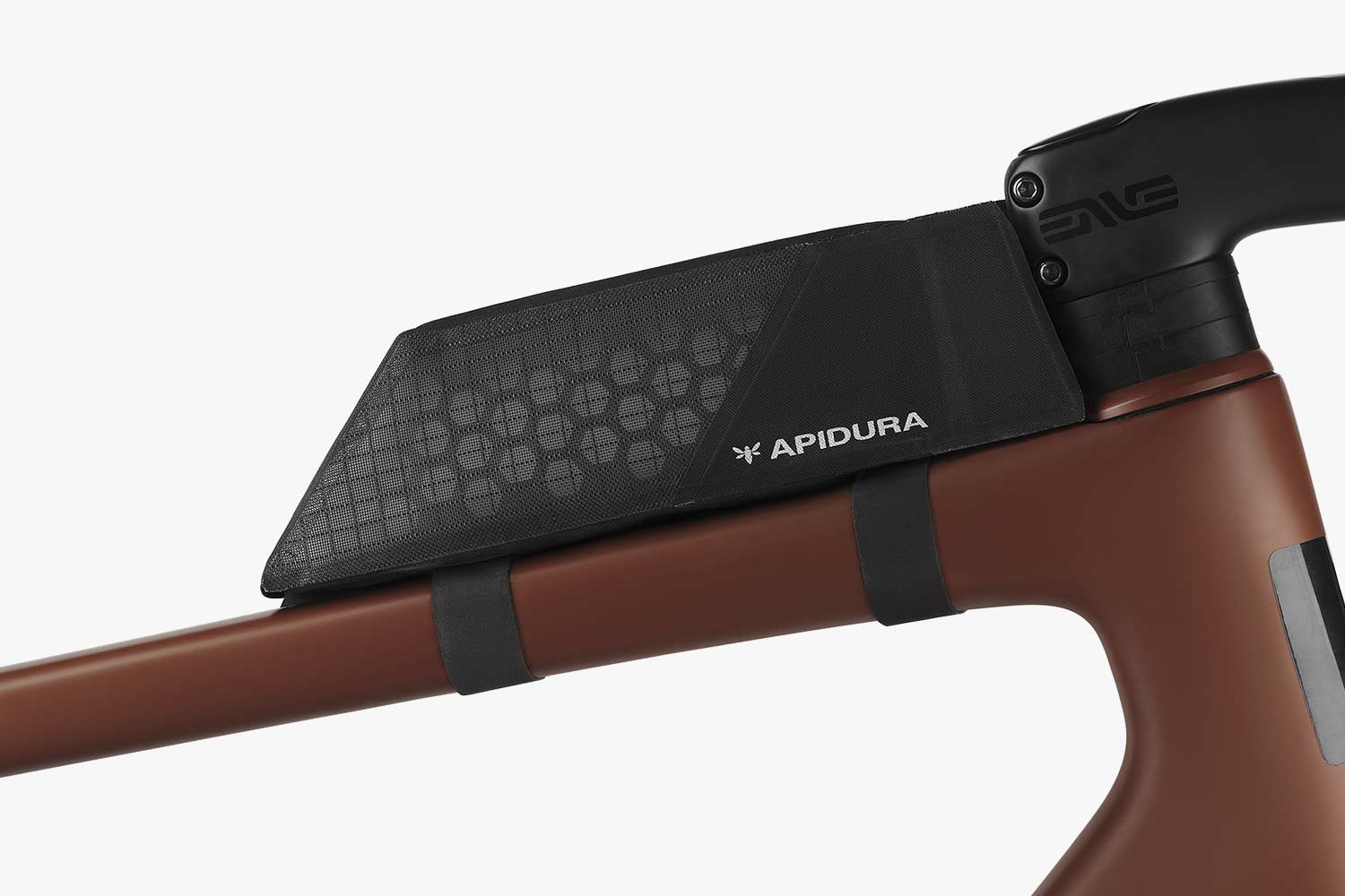 Apidura Aero Top Tube Module na rowerze