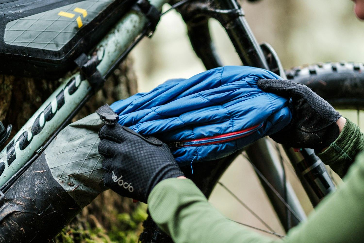 Apidura Backcountry Downtube Pack – bikepacking