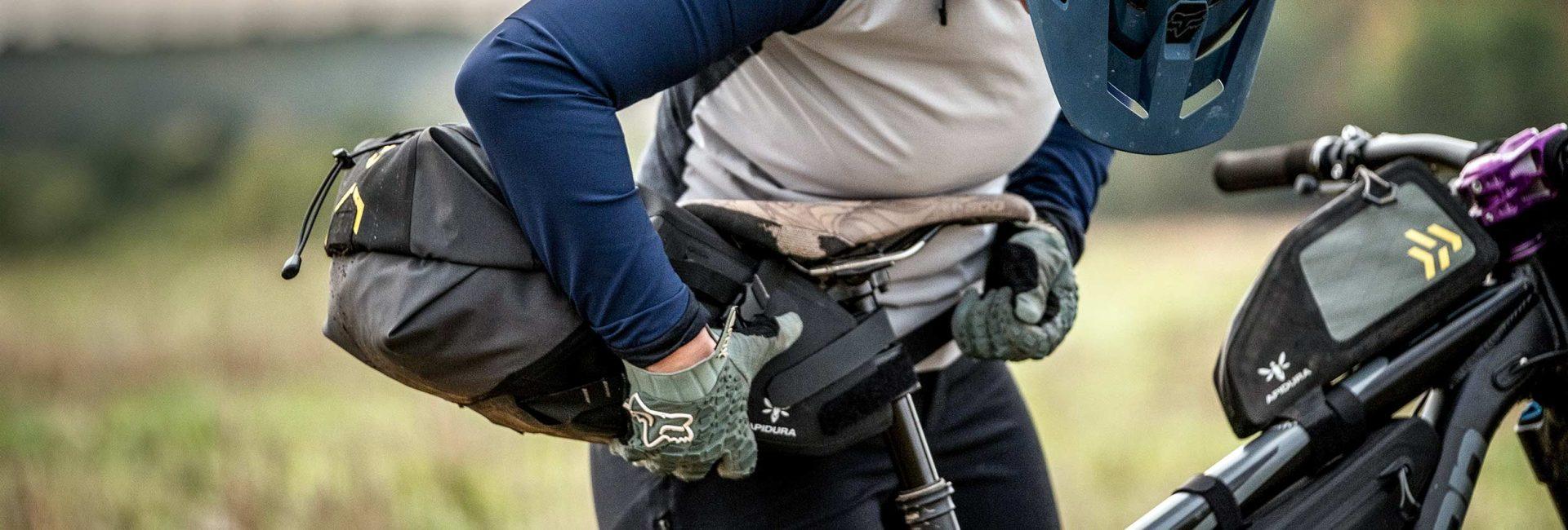 apidura-backcountry-saddle-pack-banner-3-1920x650 - Najs Bike