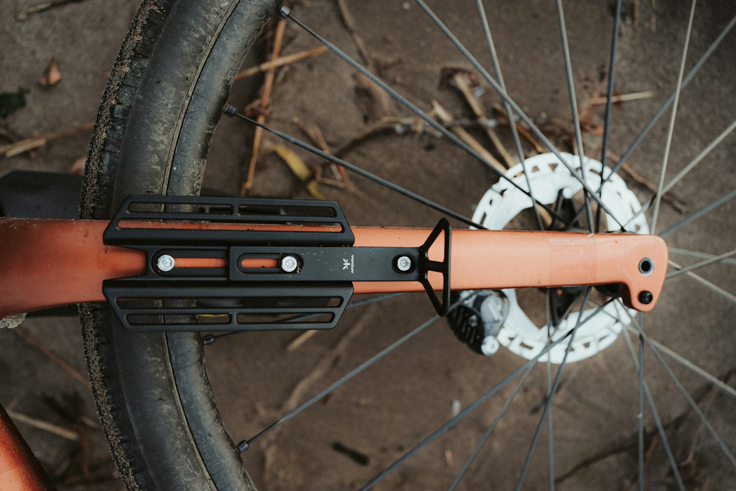 Apidura Expedition Cargo Cage Pack – w terenie