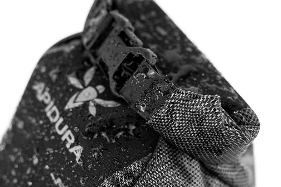apidura-expedition-fork-pack-3l-feature-waterproof - Najs Bike