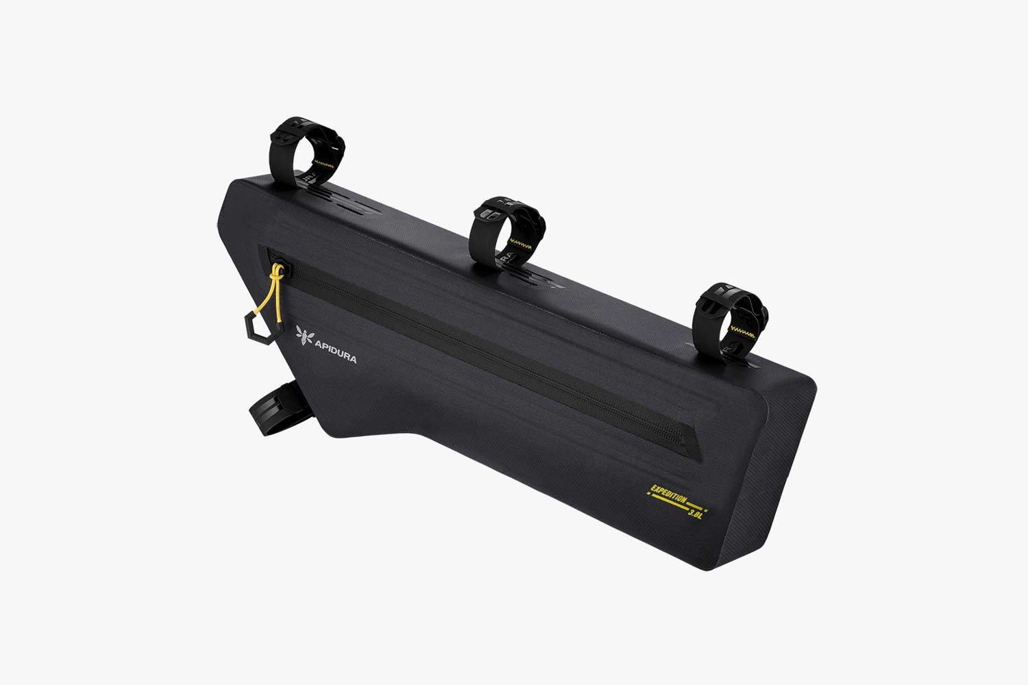 Apidura Expedition Frame Pack 3.8L zamontowana w trójkącie ramy