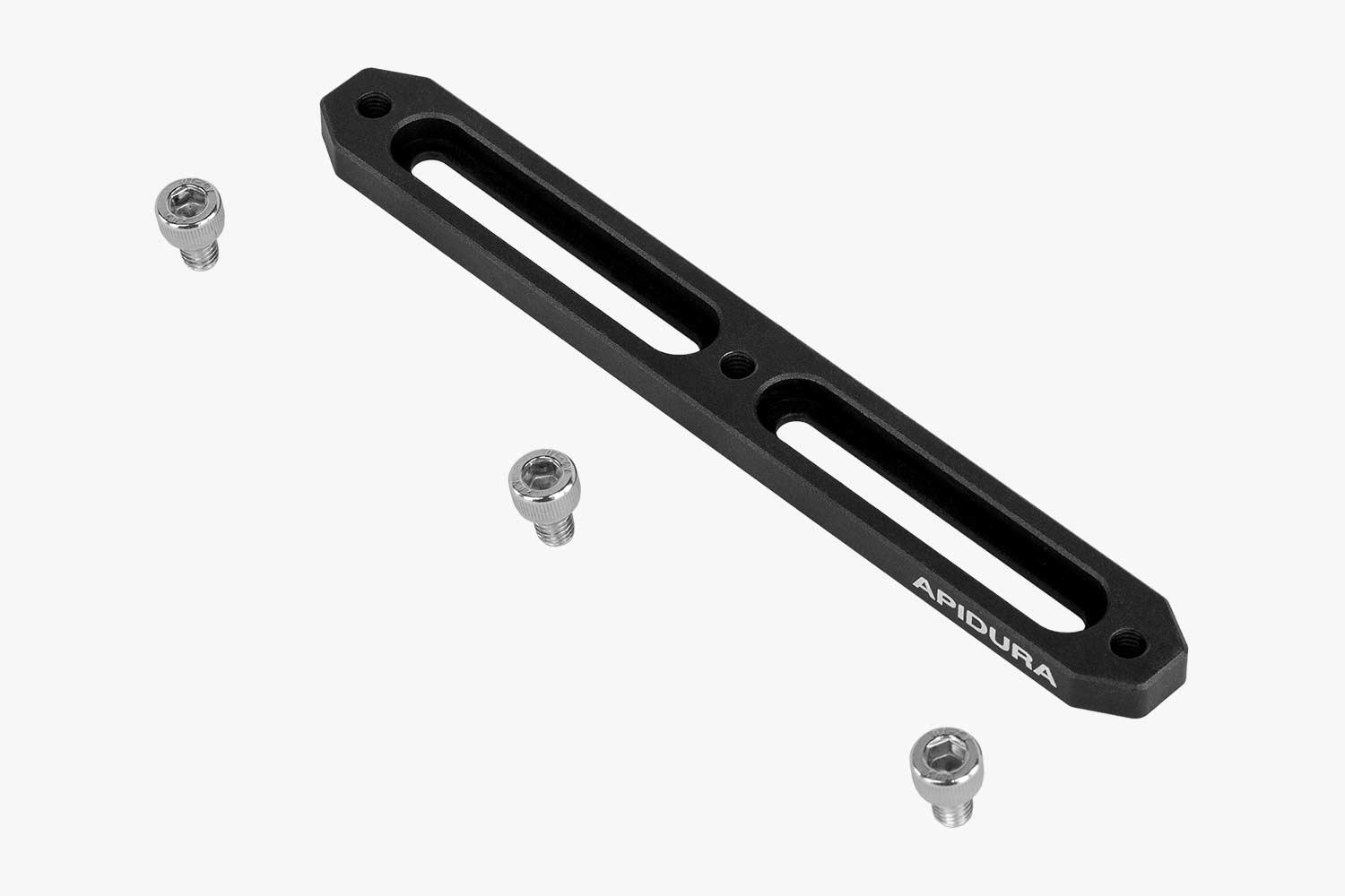 Apidura Bottle Cage Adapter – regulowany adapter koszyka na bidon