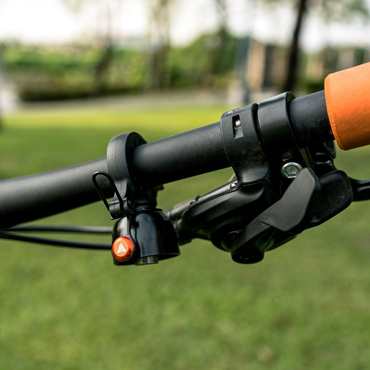 Dzwonek Granite Cricket Bell – na rowerze | Najs Bike