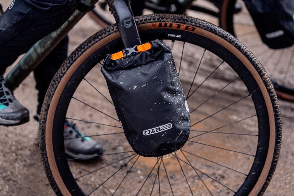 ortlieb-torba-bike-packing-na-widelec-fork-pack-da_9 - Najs Bike