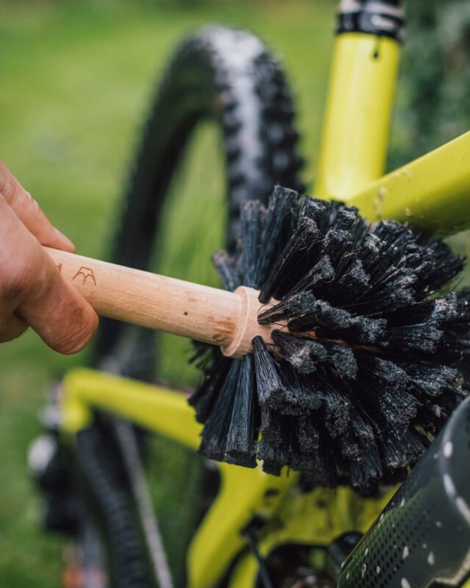 Peaty's Bog Brush – Szczotka do Czyszczenia Roweru - Najs Bike