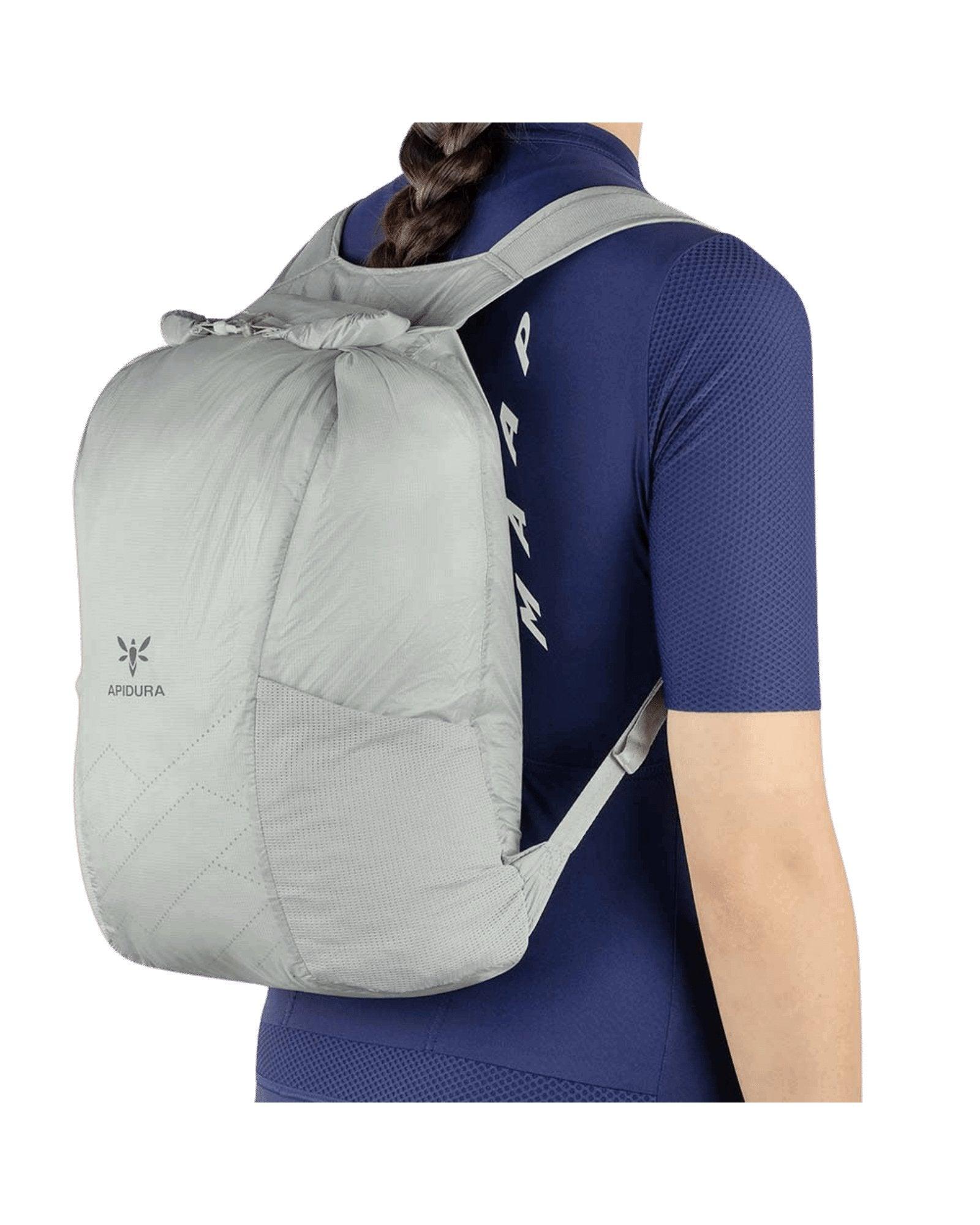 Ergonomiczne szelki plecaka Apidura Packable Backpack 13L