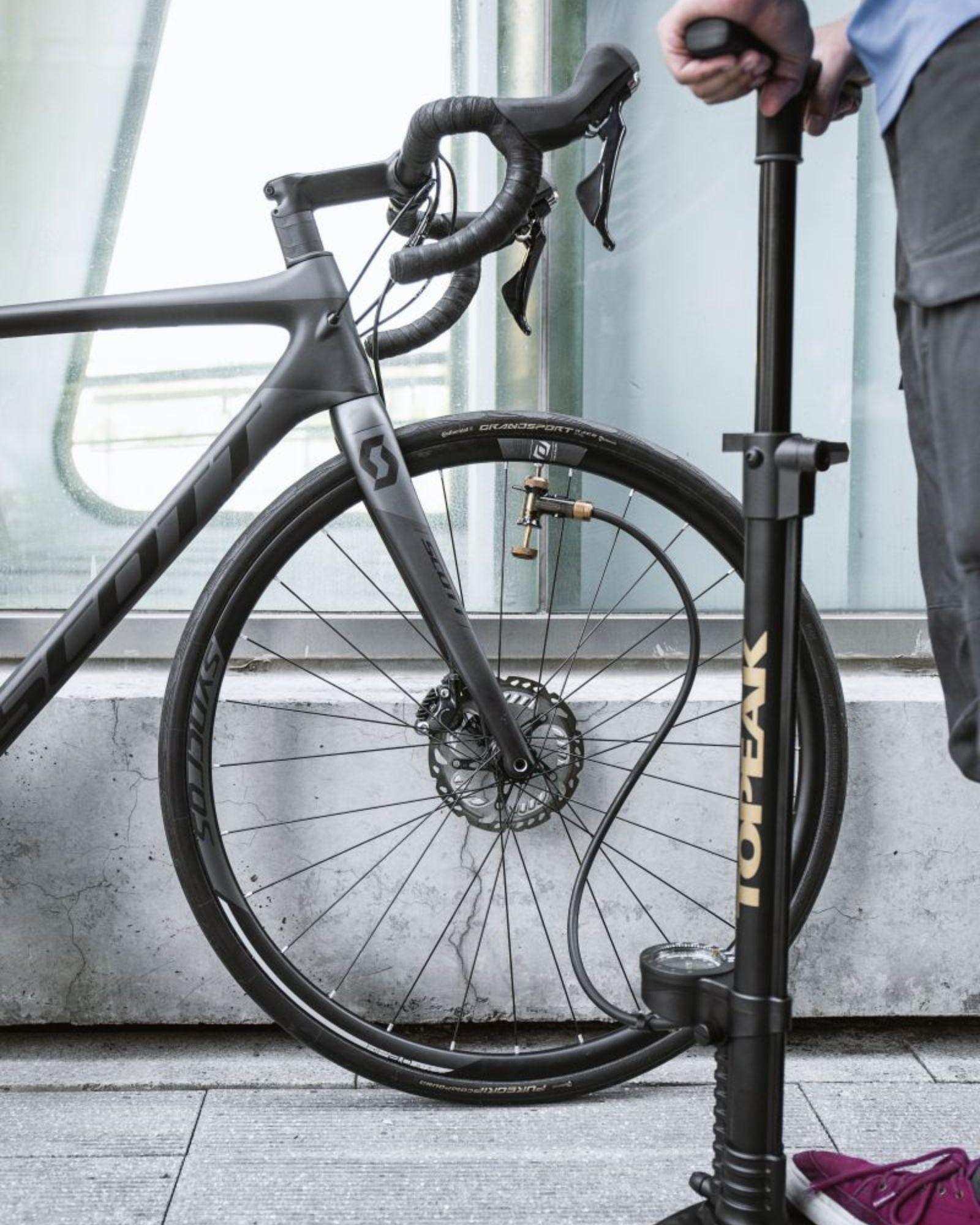 Pompka podłogowa pod tubeless Topeak Joeblow Tubi 2Stage - Najs Bike