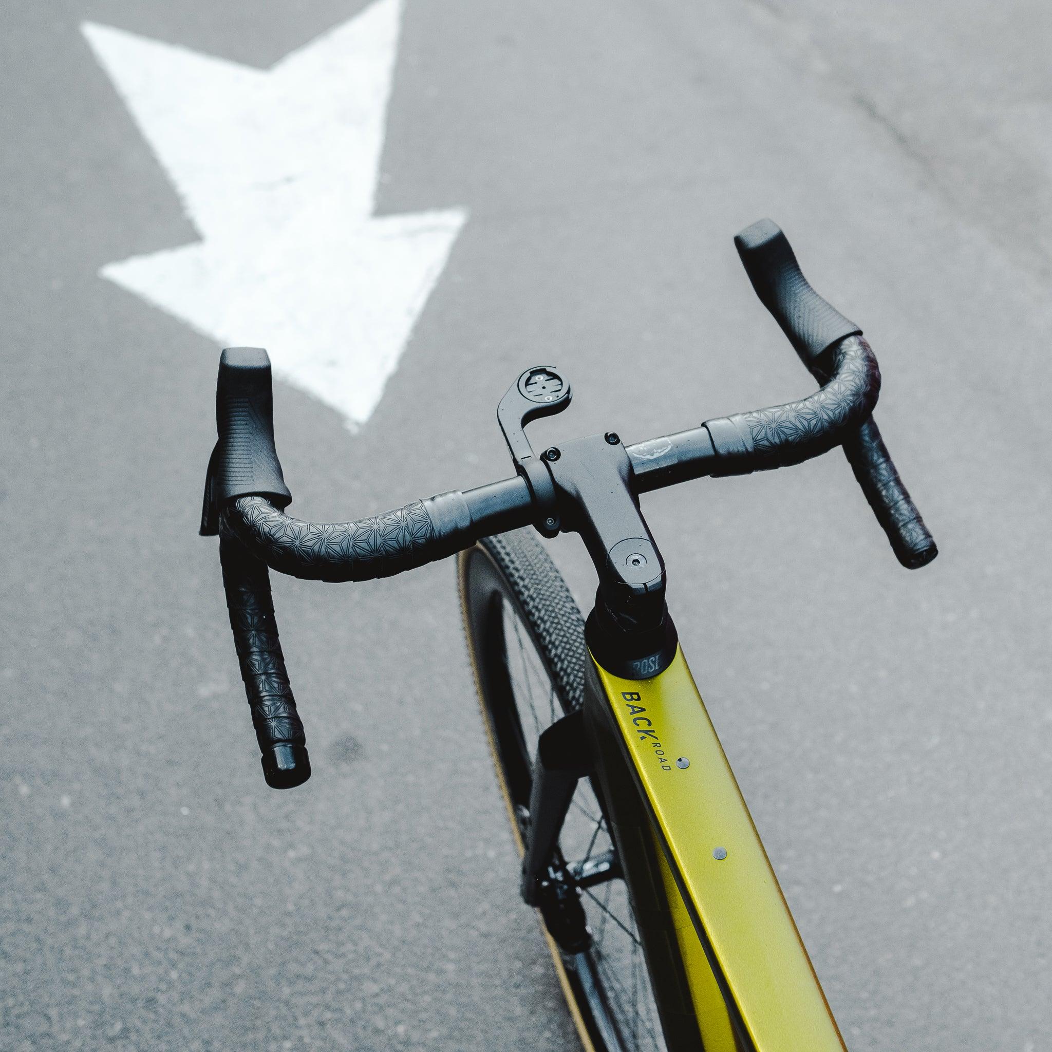 Rower gravel Rose Backroad z oponami i akcesoriami