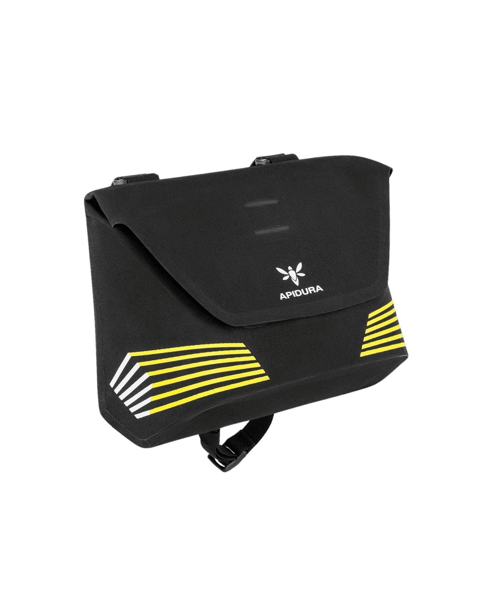 Torba Apidura Racing Handlebar Pack 2L otwierana jedną ręką na całej szerokości
