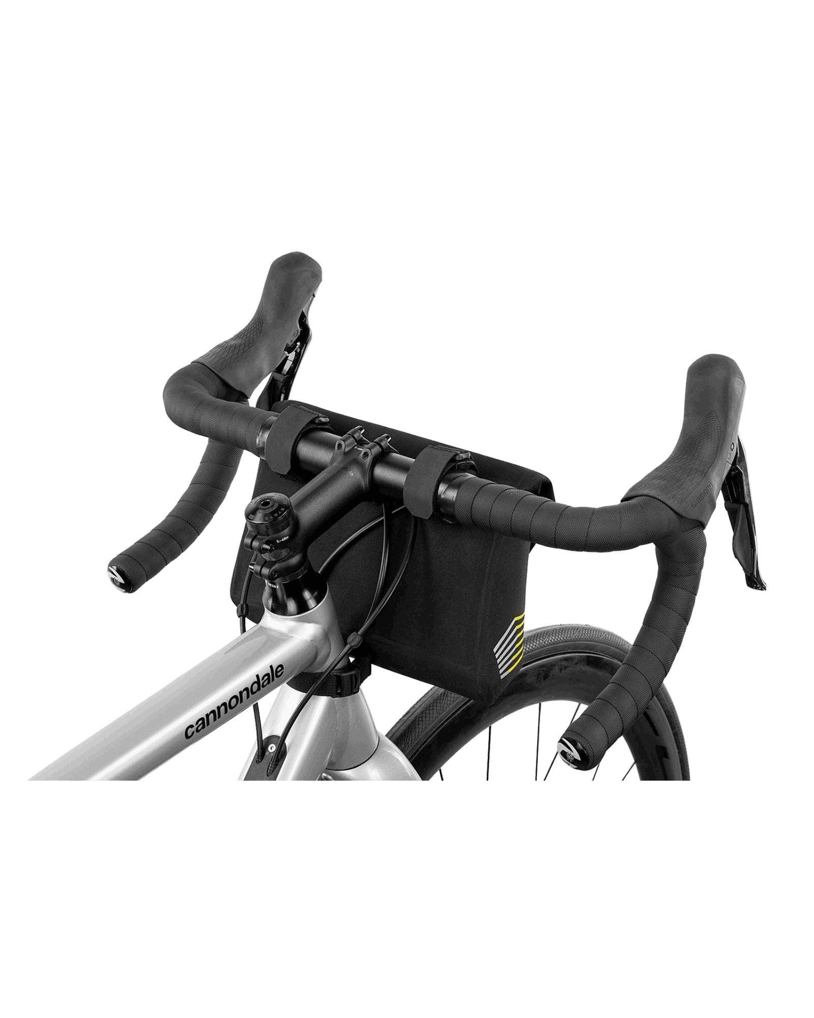 Wnętrze torby Apidura Racing Handlebar Pack 2L z kieszenią z siateczki