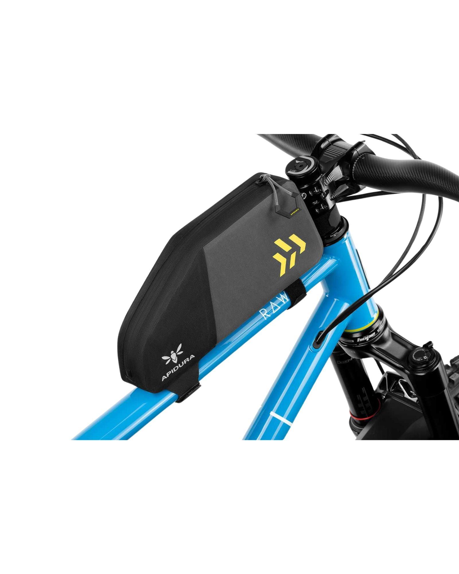 Wnętrze torby Apidura Backcountry Top Tube Pack 1L z wyściółką z pianki
