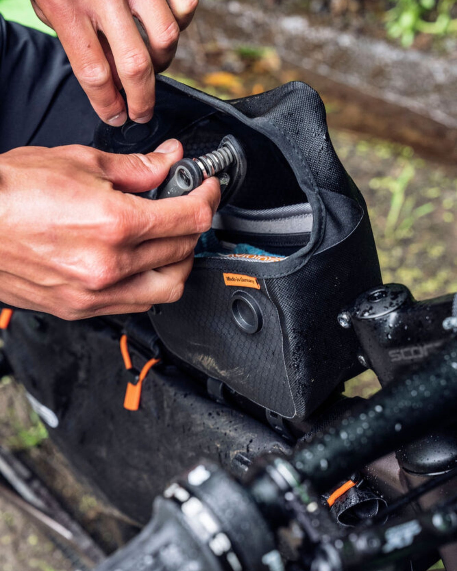 Torba na ramę Ortlieb Fuel - Pack Dark Sand 1L - Najs Bike