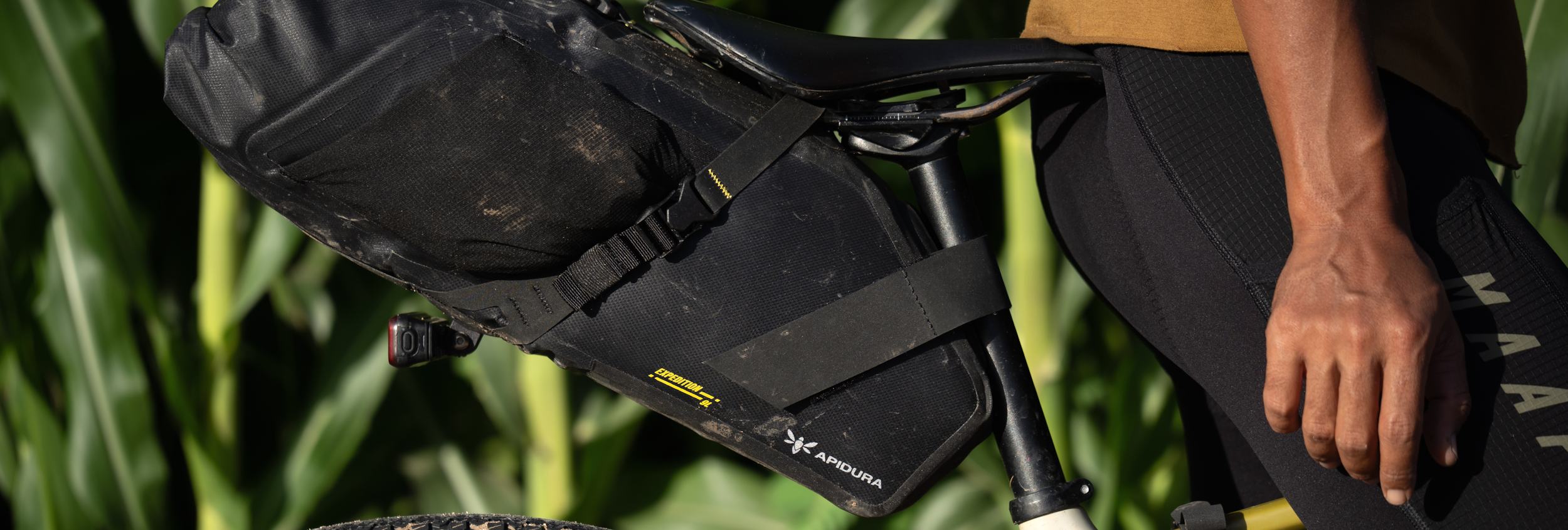 Apidura Expedition Saddle Pack - baner