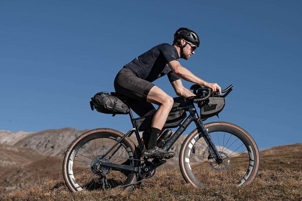 Cyclite Frame Bag XT, czarna, gravel z kompletem toreb w górach