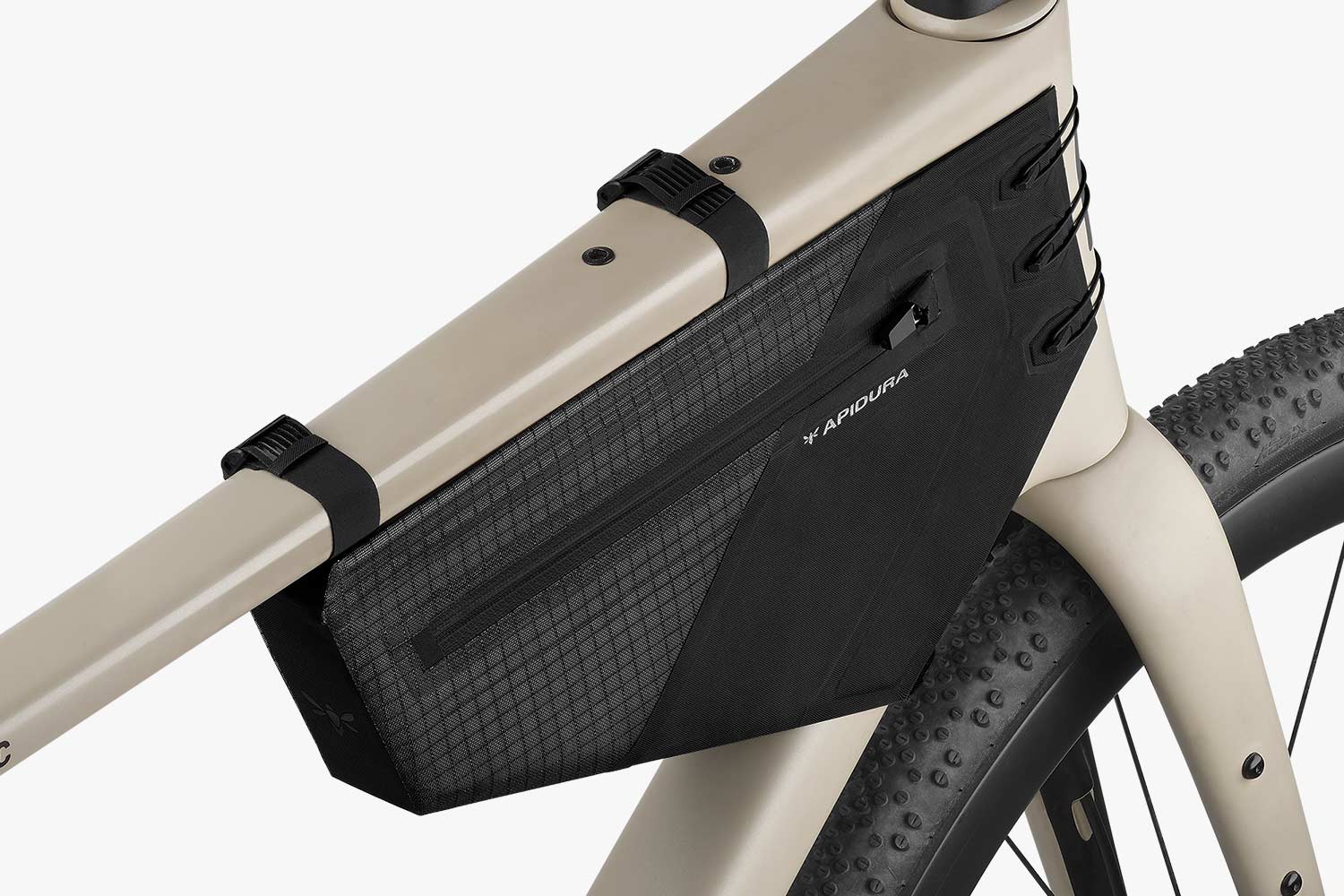 Apidura Aero Frame Module L/XL na rowerze