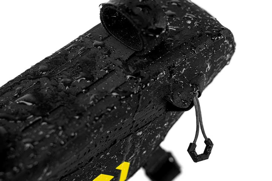apidura-backcountry-frame-pack-1l-feature-waterproof - Najs Bike