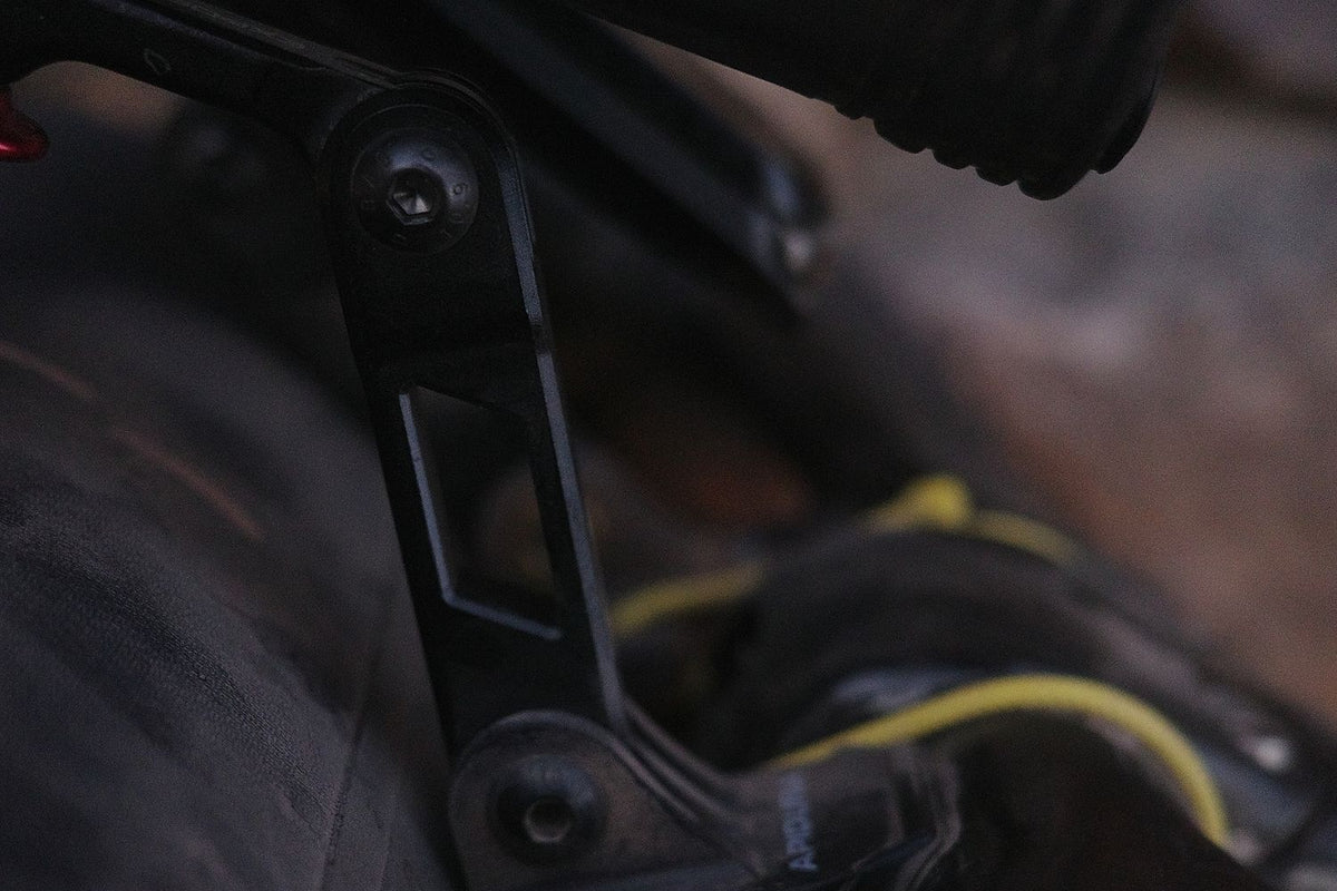Apidura Expedition Accessory Arm – lampka nad torbą
