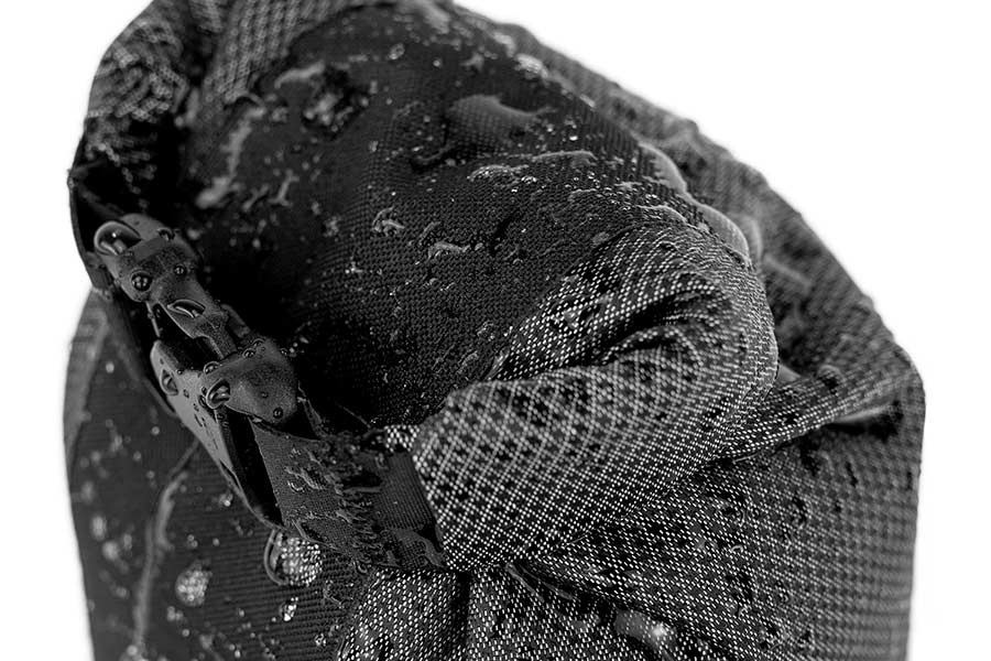 apidura-expedition-cargo-pack-feature-waterproof - Najs Bike