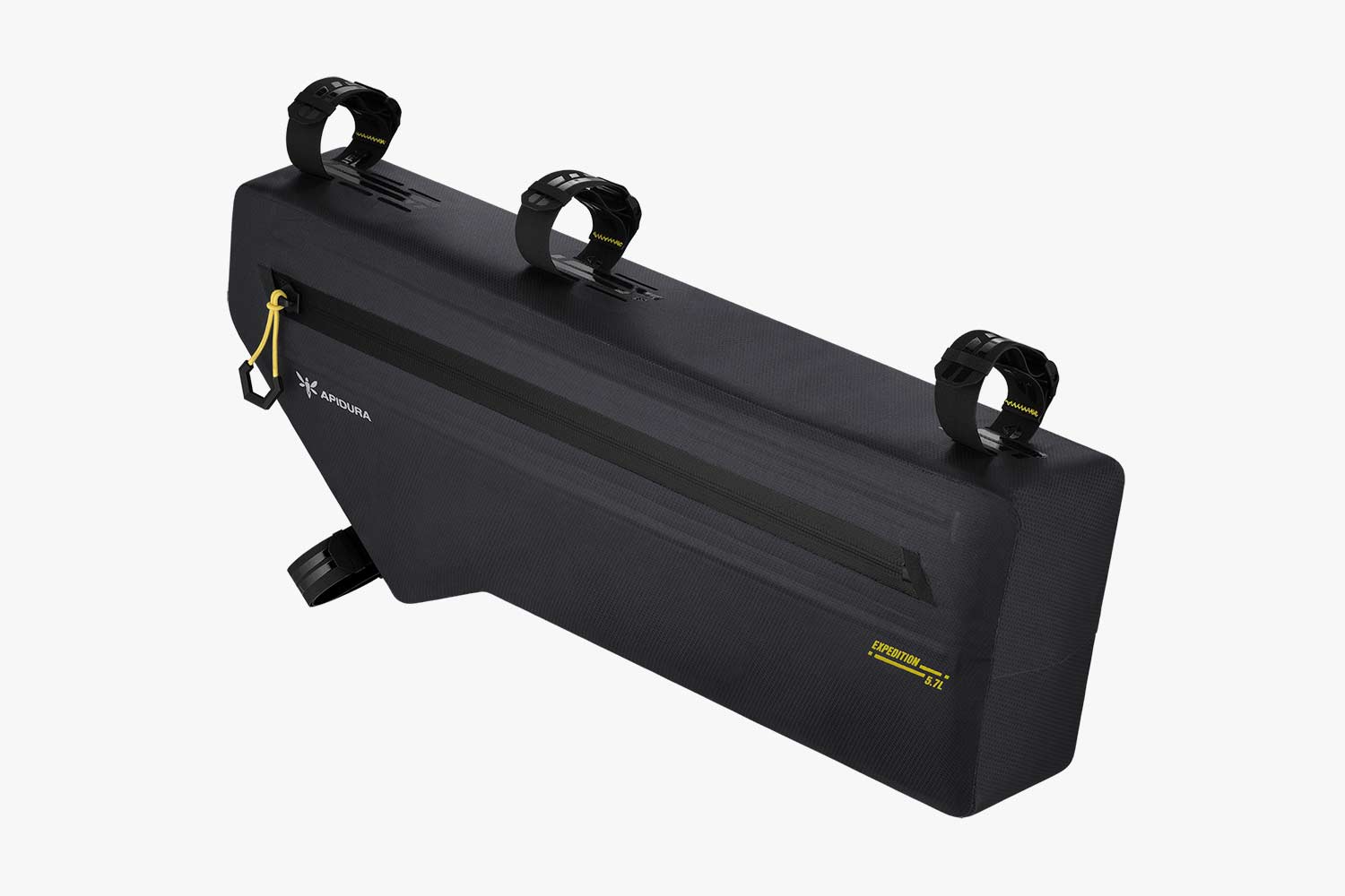 Apidura Expedition Frame Pack 5.7L zamontowana w dużym trójkącie ramy