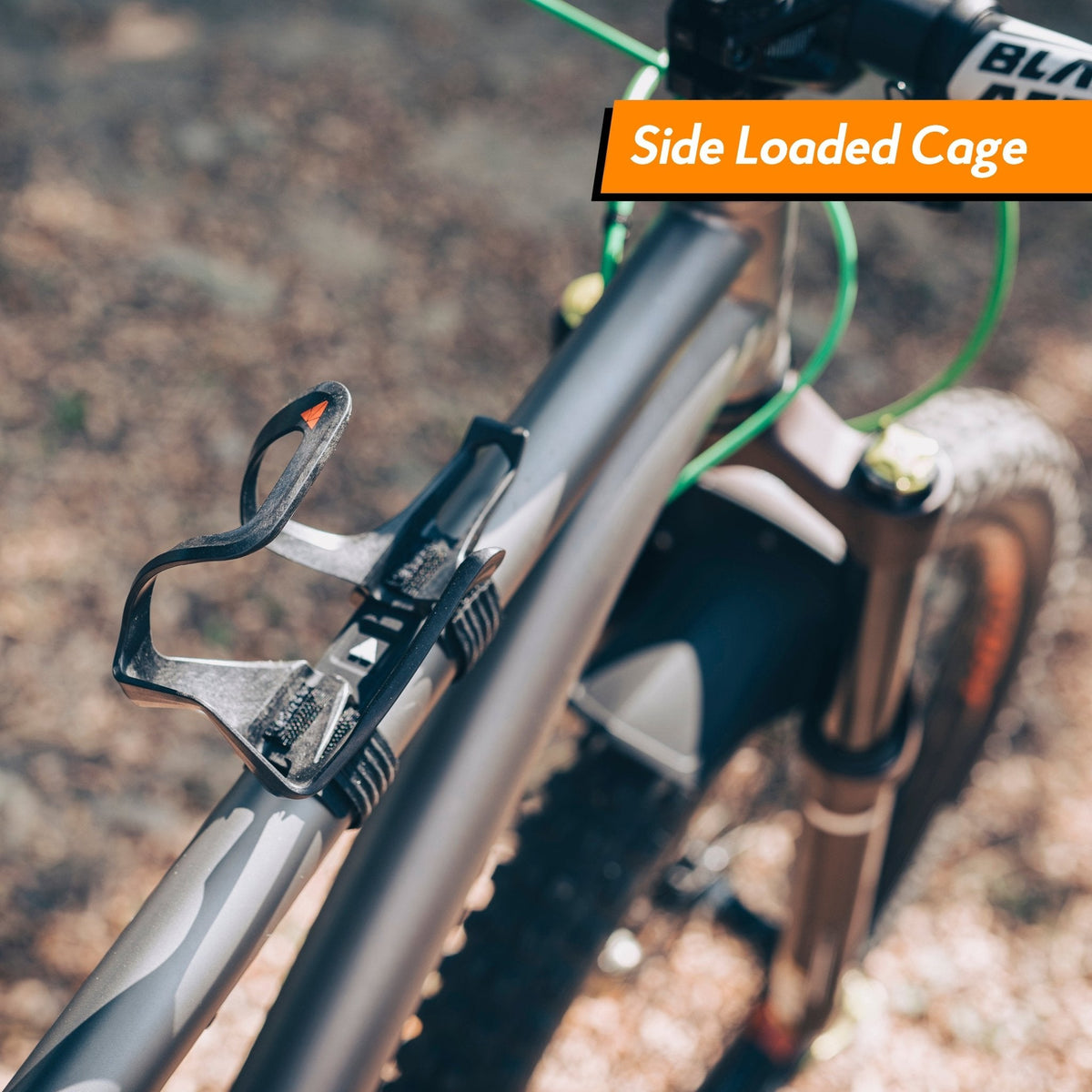 Koszyk na bidon Granite Aux Carbon – boczne wyjmowanie bidonu | Najs Bike