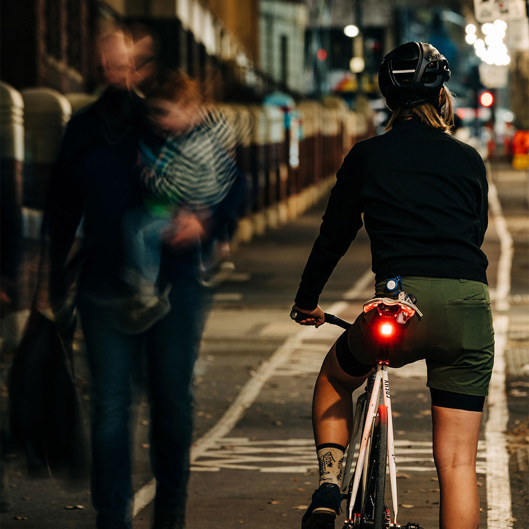 Zestaw lampek Knog Blinder Mini Square Twinpack – na rowerze | Najs Bike