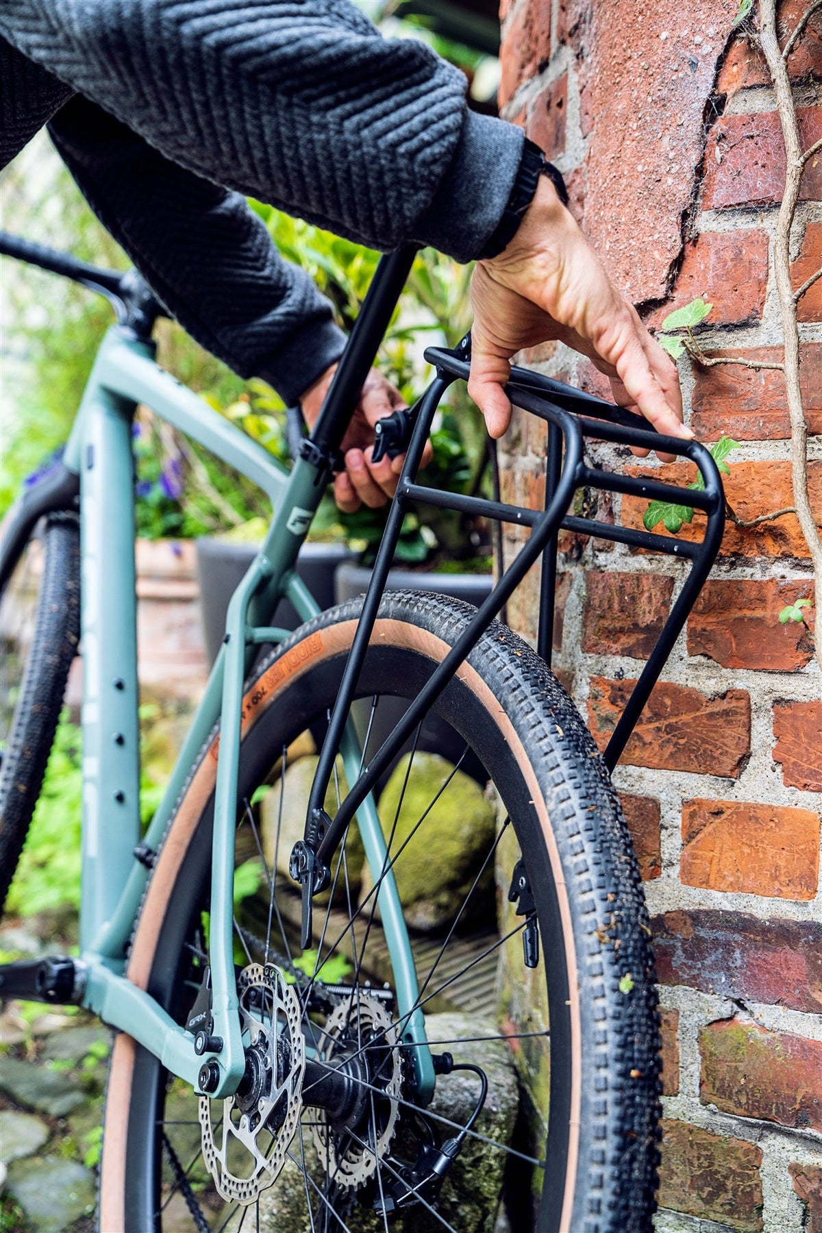 Bagażnik tylny Ortlieb Quick-Rack – na rowerze | Najs Bike